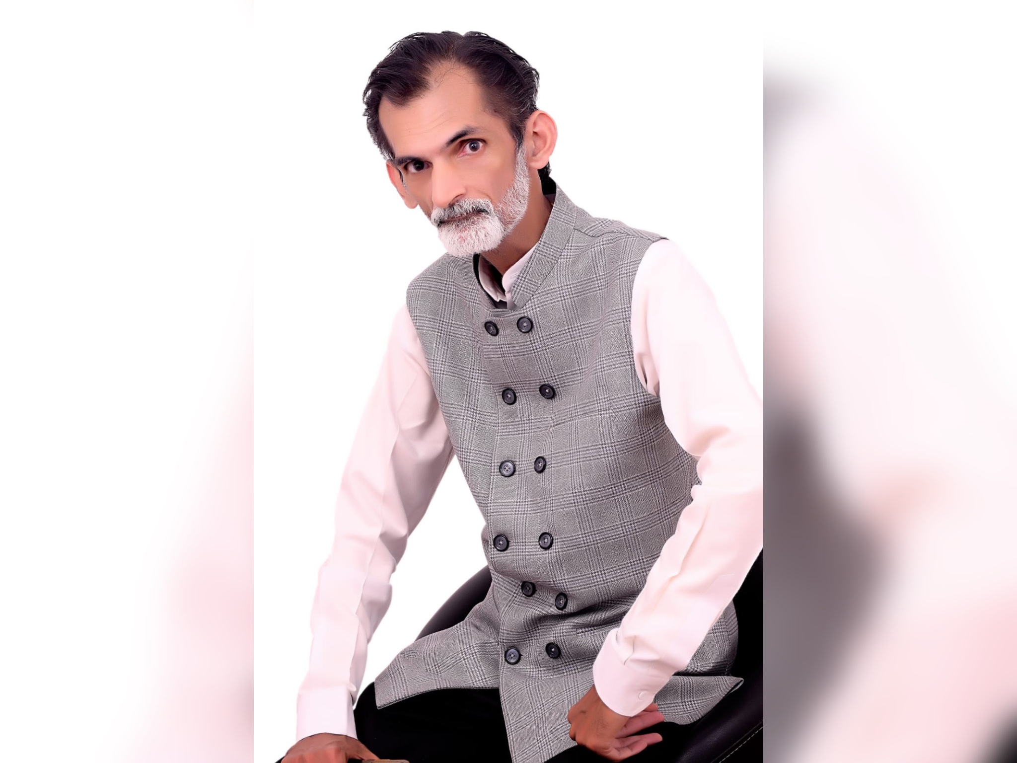 Pradeep Bhanot’s The Cosmic Voice Spiritual Journey: From Personal Consultations to Illuminatus