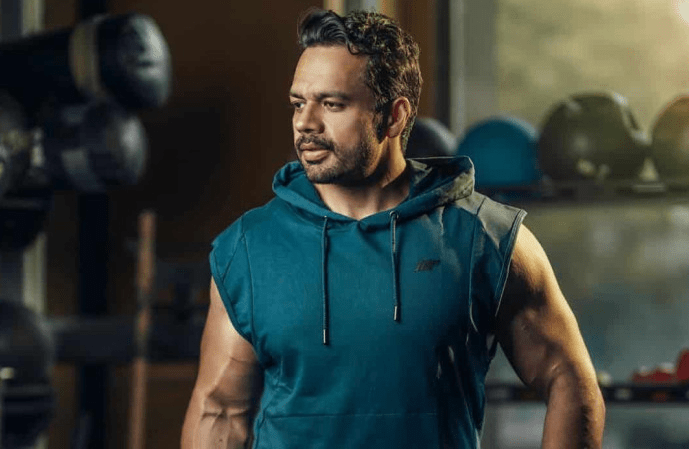 Flying Beast Gaurav Taneja News: From Commercial Pilot to Influential YouTuber in India